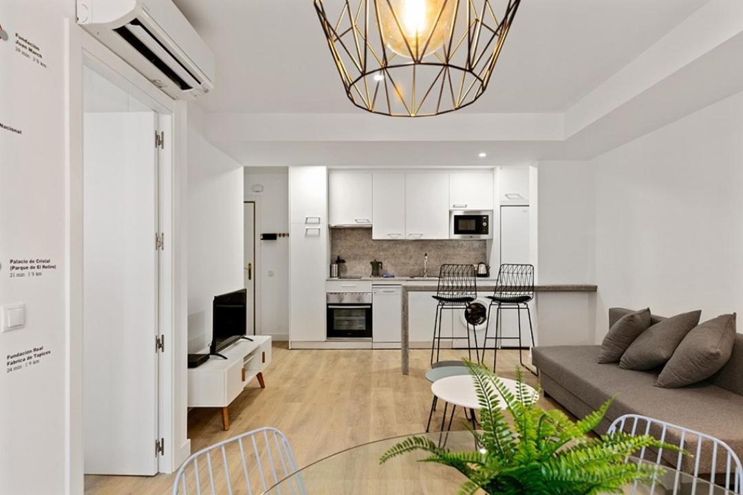 Refurnished One-Bedroom Las Letras Madrid Exterior photo