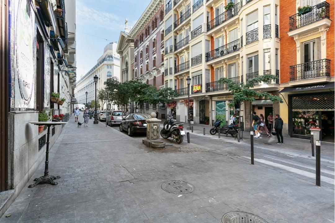 Refurnished One-Bedroom Las Letras Madrid Exterior photo