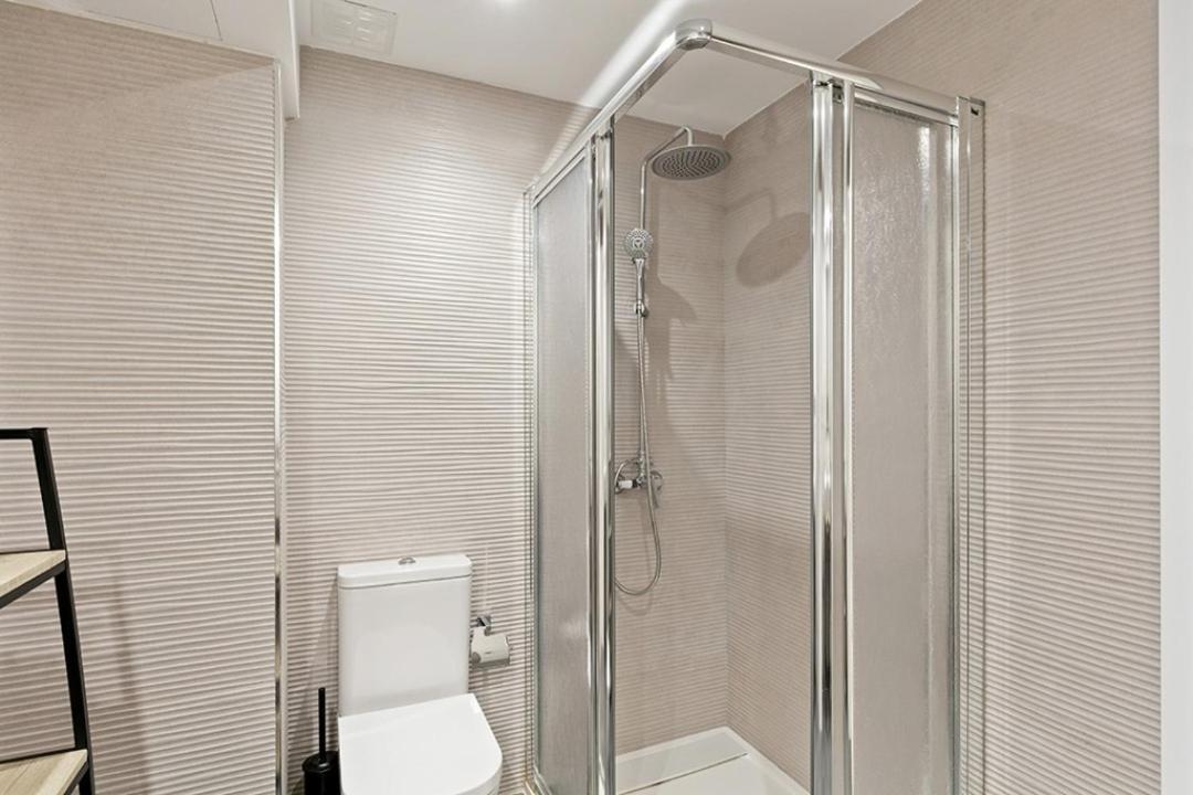 Refurnished One-Bedroom Las Letras Madrid Exterior photo