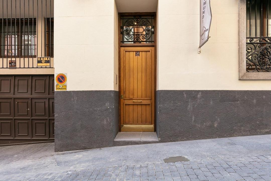 Refurnished One-Bedroom Las Letras Madrid Exterior photo