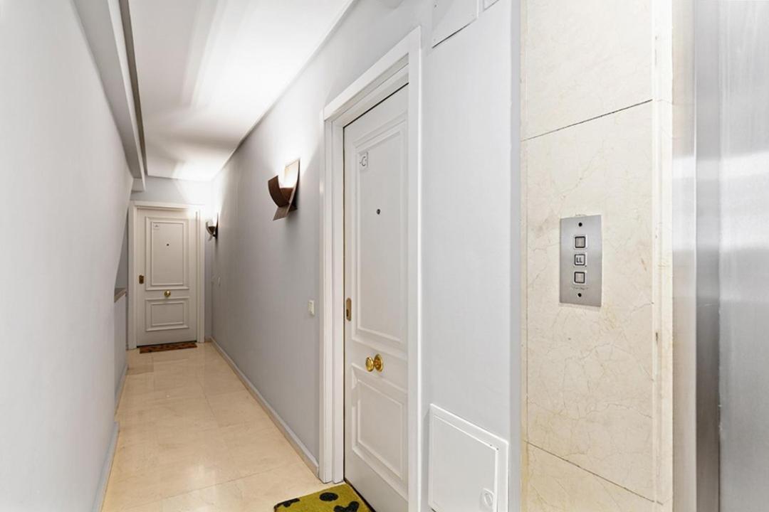 Refurnished One-Bedroom Las Letras Madrid Exterior photo