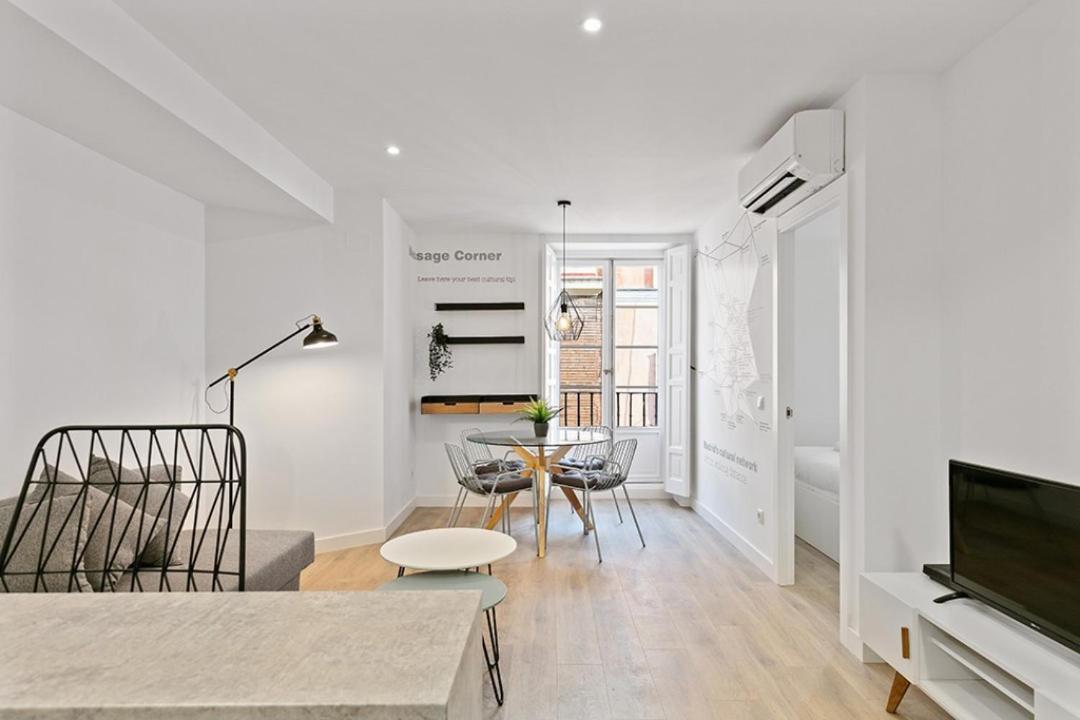 Refurnished One-Bedroom Las Letras Madrid Exterior photo