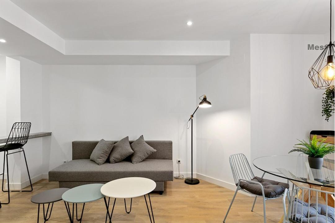 Refurnished One-Bedroom Las Letras Madrid Exterior photo